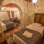 Luna Cave Gasthuis 3*