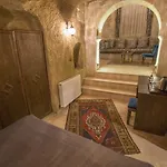 Luna Cave