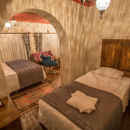 Luna Cave Guest house 3*