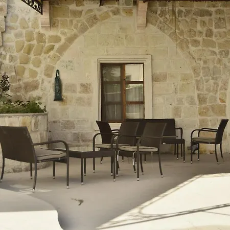 Luna Cave Guest house 3*